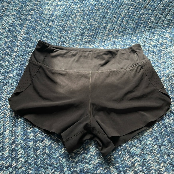 Athleta Run with It 3.5” Short - Picture 1 of 7